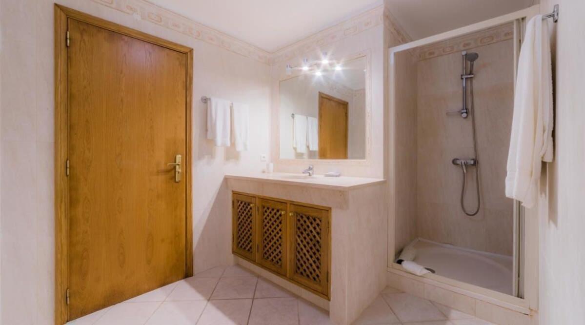 Vakantiehuis Bonsal - Modern In A Prime Location Near The Luxury Golf Courses Albufeira